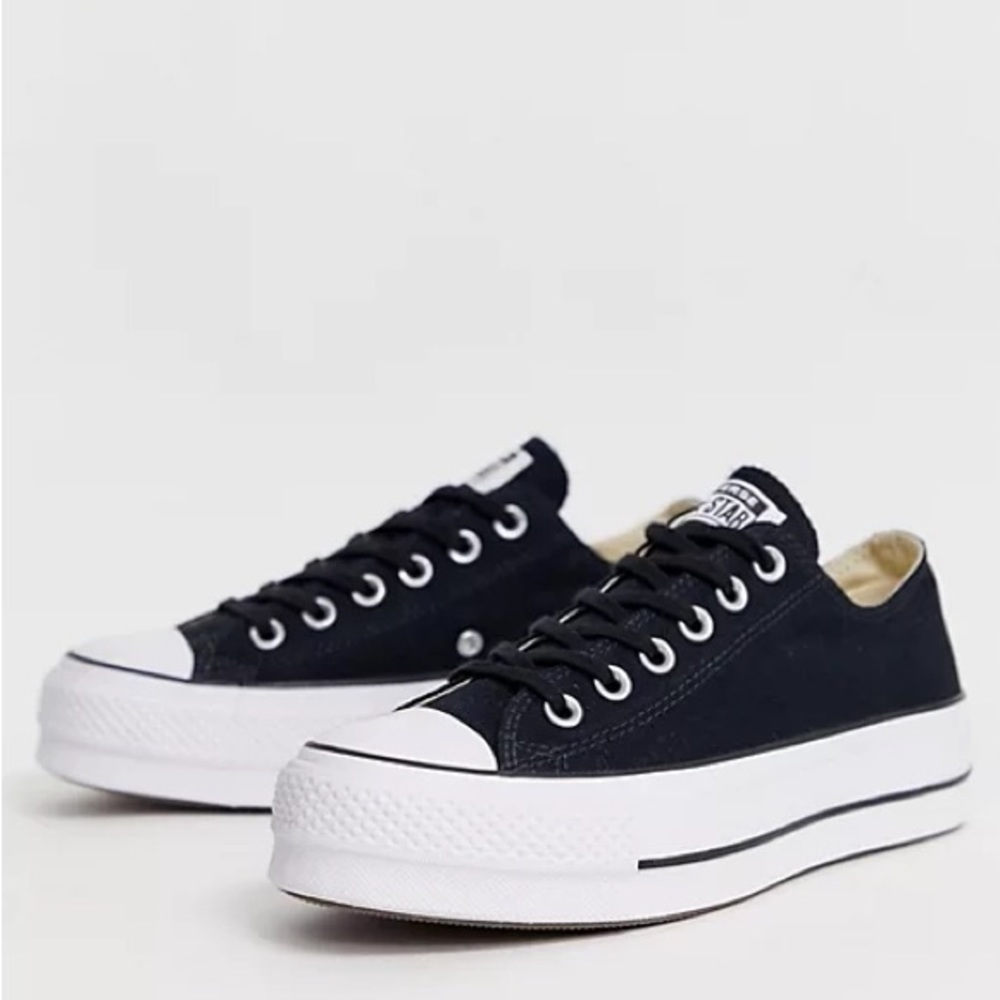 Men’s size 11 converse all-star lift sneakers. Never worn
